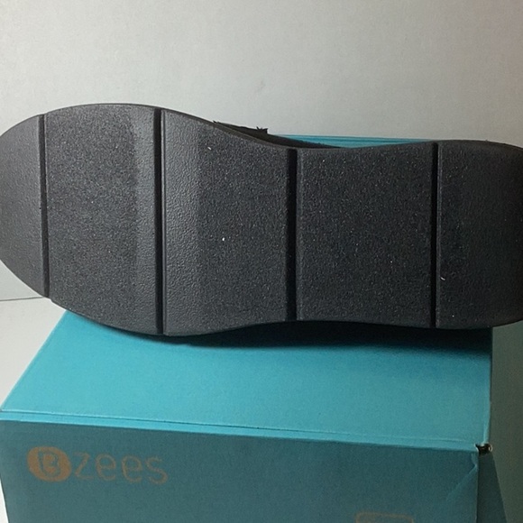 Bzees Fast Track Women's Slip-on Wedge Loafers - Picture 9 of 11